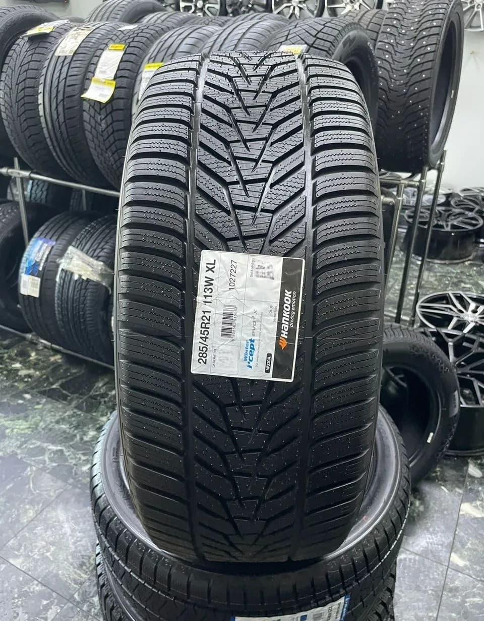 Hankook W330A i cept Evo3 285/45 R21 113W XL